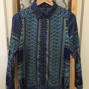 - Statement blouse -